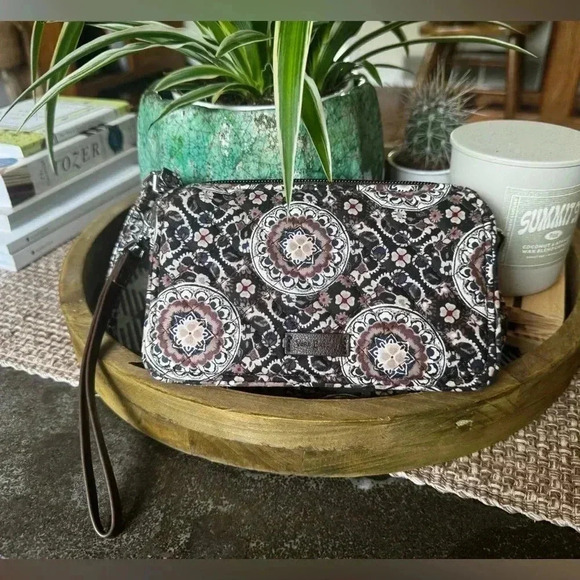 Grey Vera Bradley Wallet - Picture 1 of 10